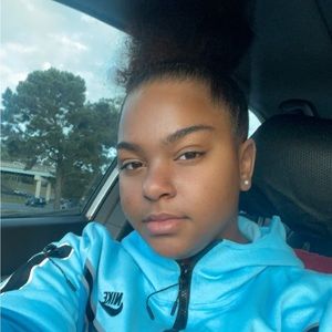 Meet your Posher, Jade